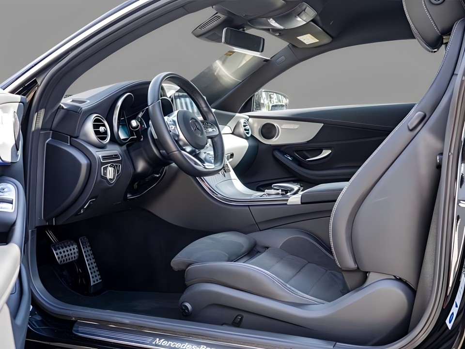 Mercedes-Benz C 220d Coupe AMG (3)