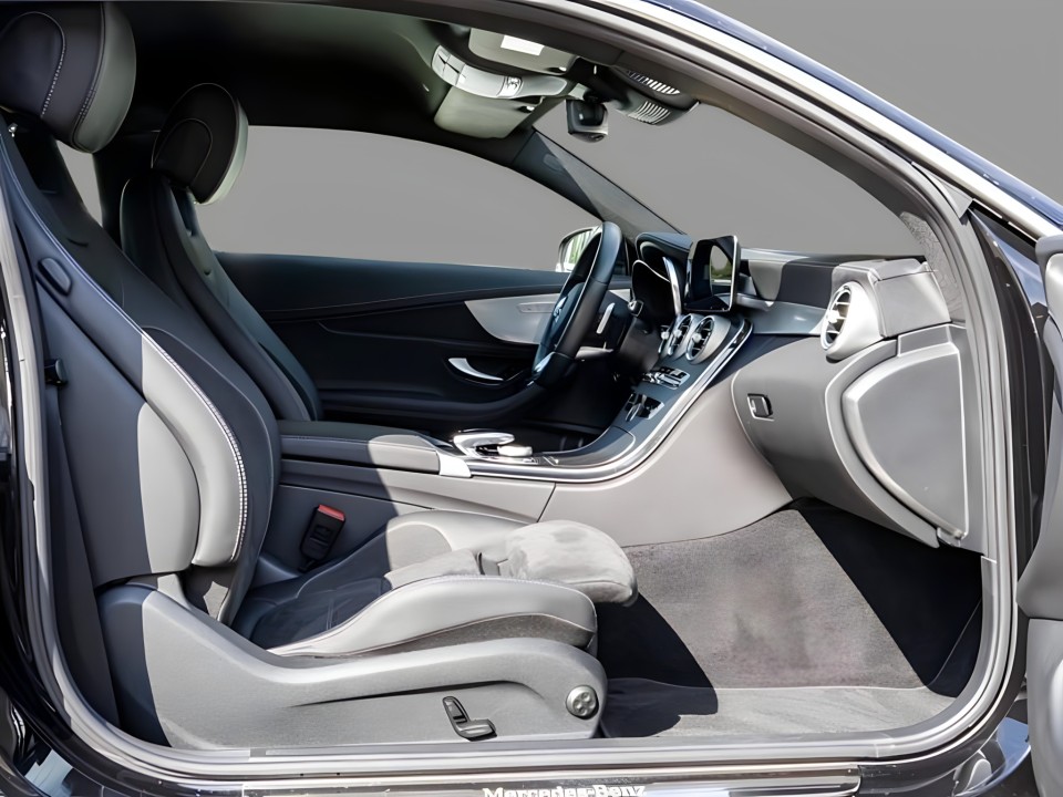 Mercedes-Benz C 220d Coupe AMG (4)