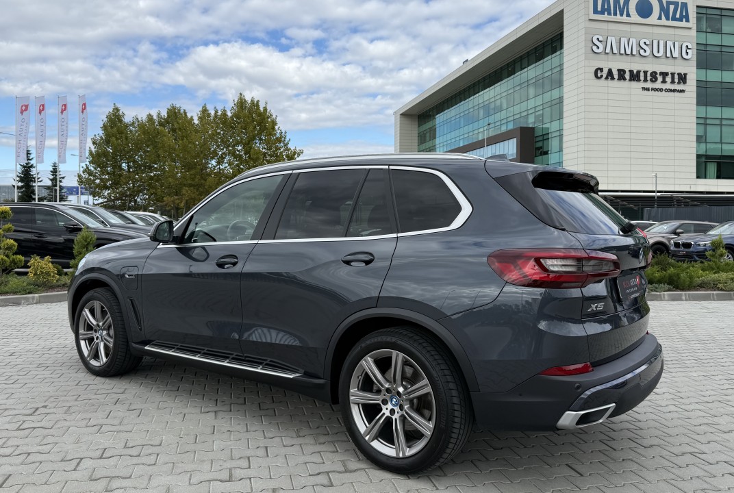 BMW X5 xDrive45e (5)