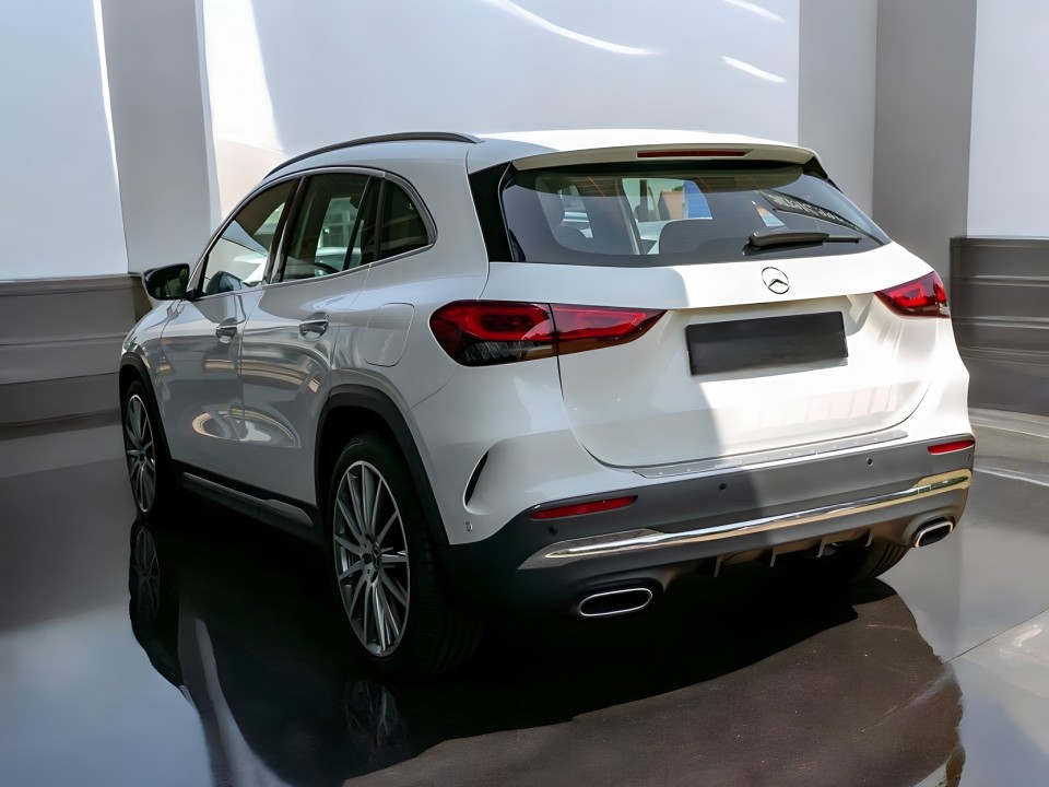 Mercedes-Benz GLA 250 AMG (2)