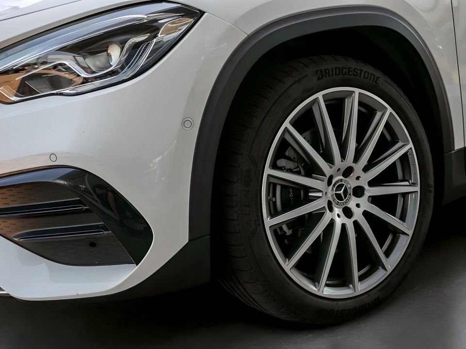 Mercedes-Benz GLA 250 AMG - foto 9