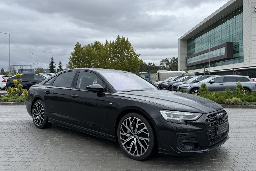 Audi A8 55TFSI quattro tiptronic (1)