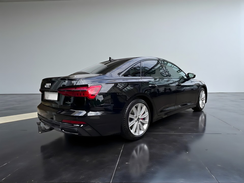 Audi A6 55TFSIe Quattro S-tronic S-line (2)