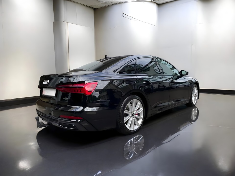 Audi A6 55TFSIe Quattro S-tronic S-line (2)