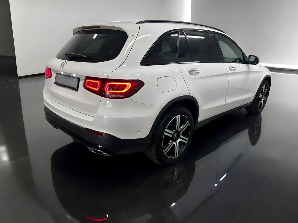 Mercedes-Benz GLC 300 4MATIC (2)