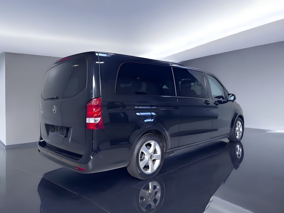 Mercedes-Benz V 220d Extralong (2)