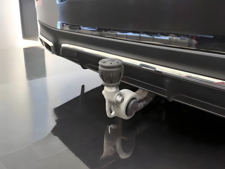 Mercedes-Benz E 300e 4MATIC AMG - foto 17