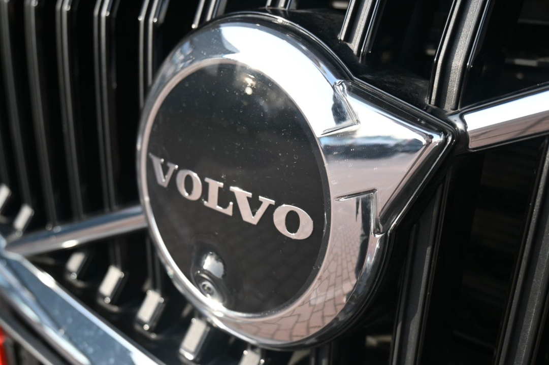 Volvo XC 60 B4 MHEV FWD Momentum Pro - foto 24