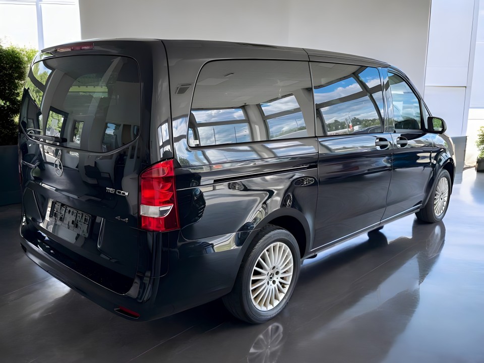 Mercedes-Benz Vito Tourer 116 CDI (2)