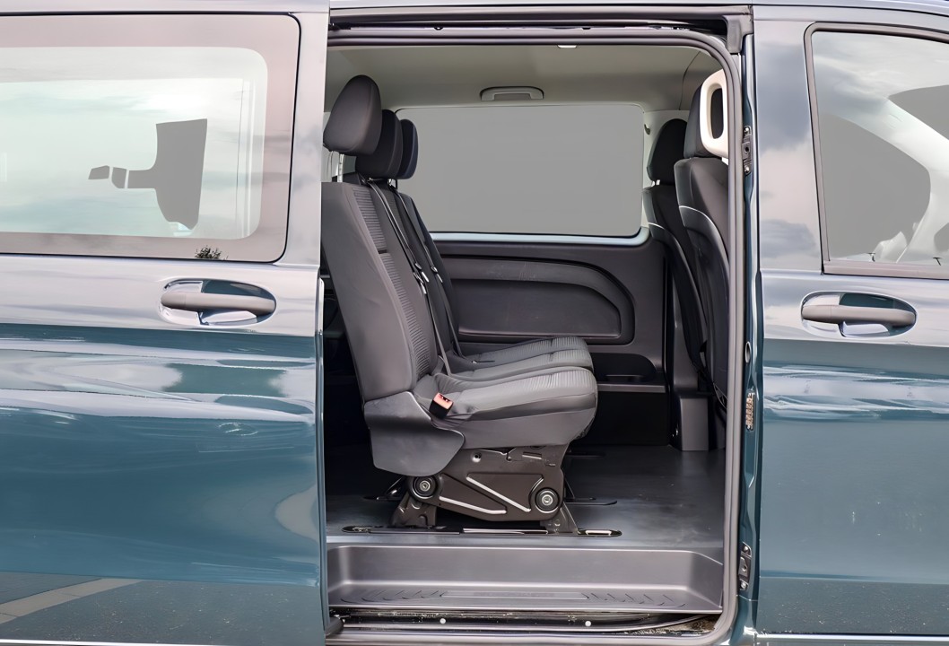 Mercedes-Benz Vito Tourer 114CDI 4x4 Long (4)