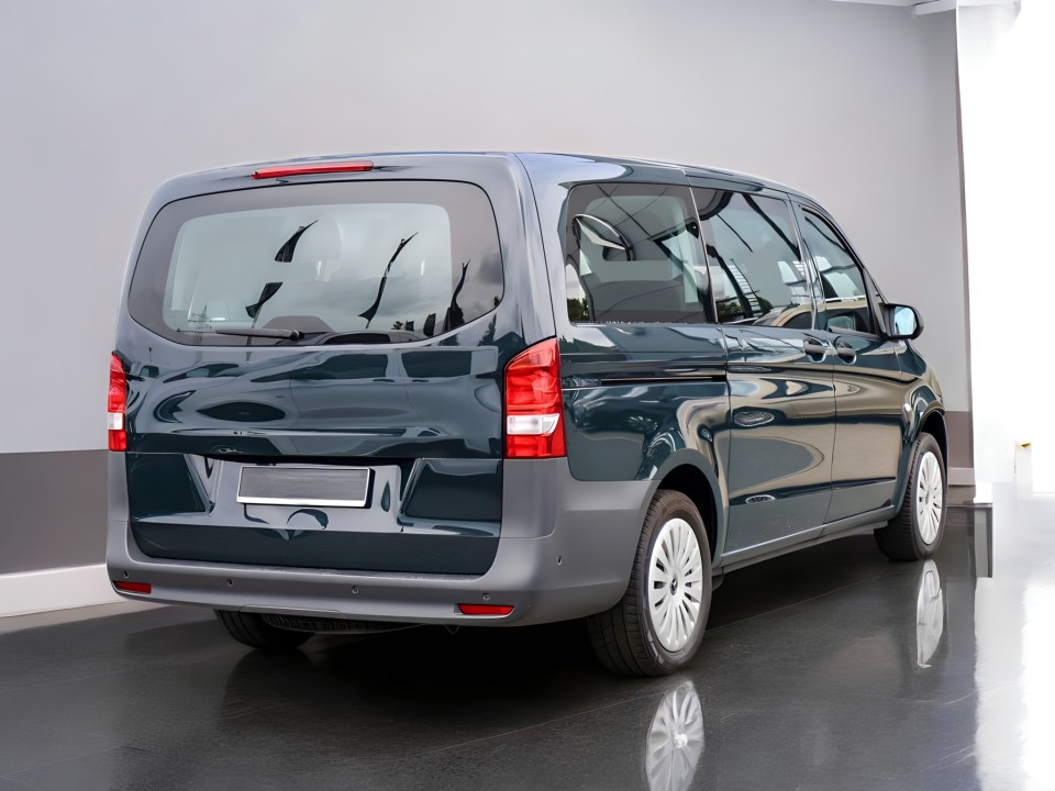 Mercedes-Benz Vito Tourer 114CDI 4x4 Long (2)