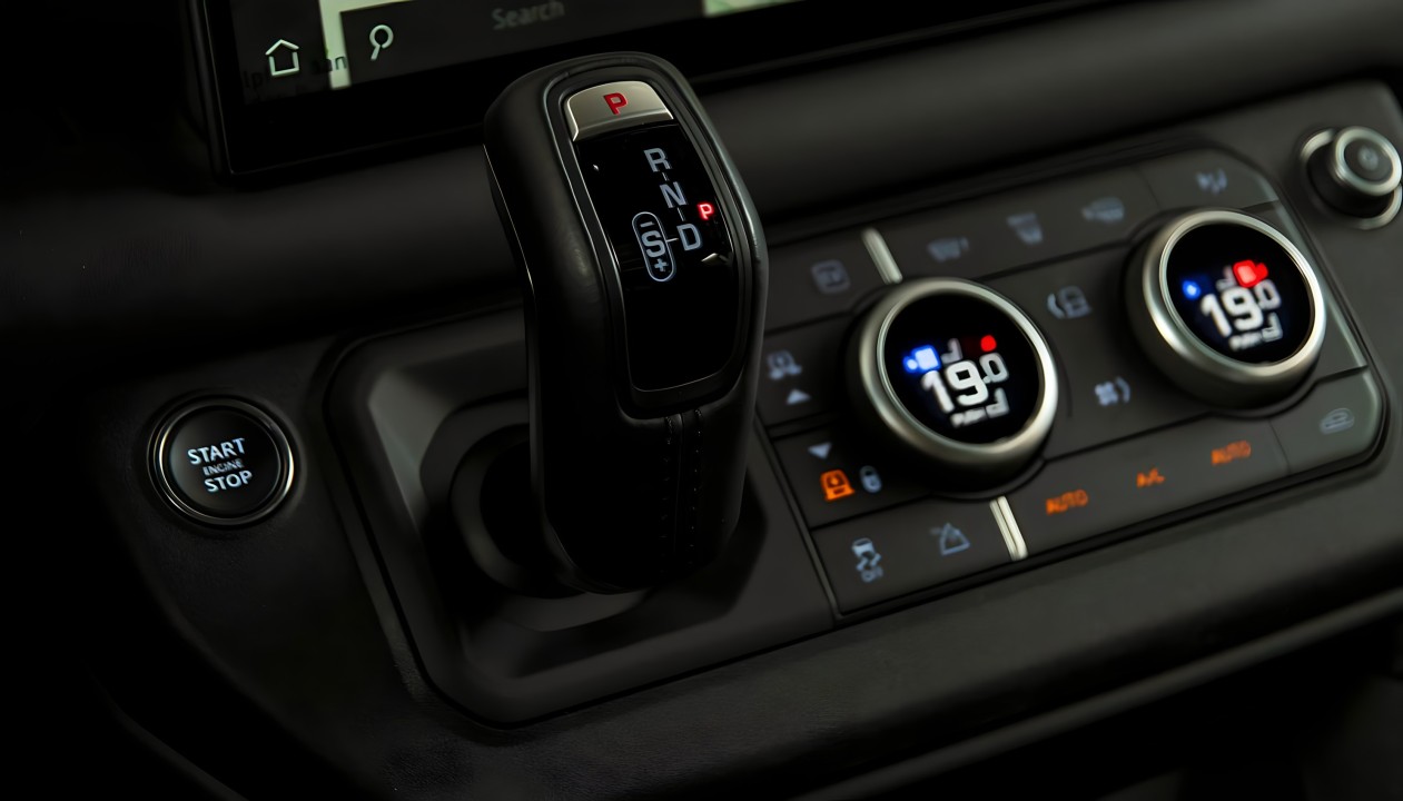 Land Rover Defender 110 X-Dynamic HSE P400e - foto 18