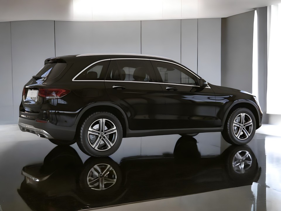 Mercedes-Benz GLC 300e 4MATIC (2)