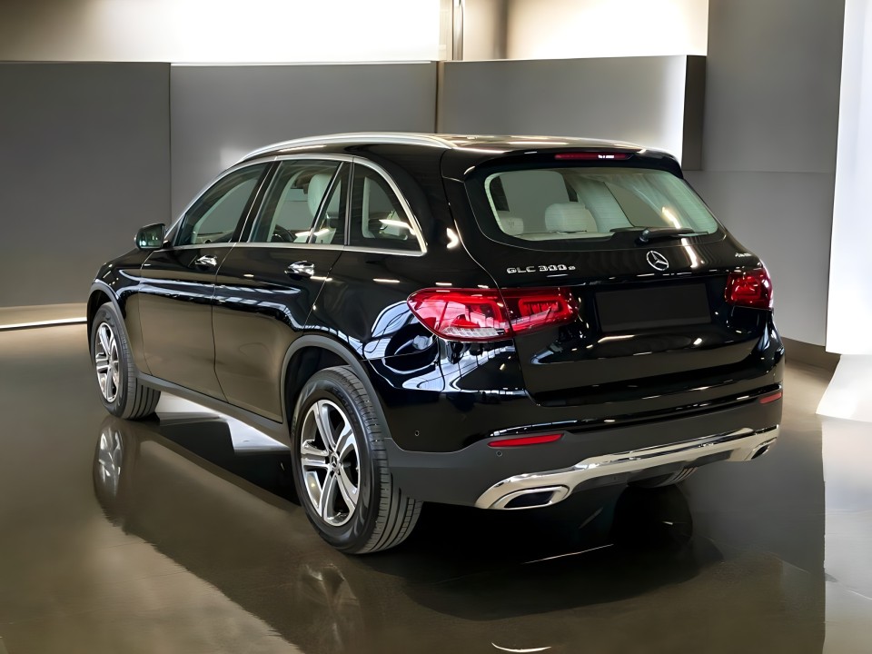 Mercedes-Benz GLC 300e 4MATIC (5)