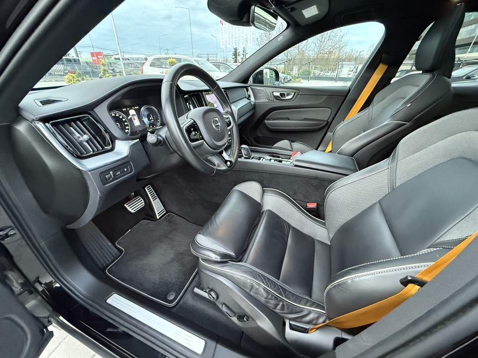 Volvo XC 60 T8 Recharge AWD Polestar Engineered - foto 11