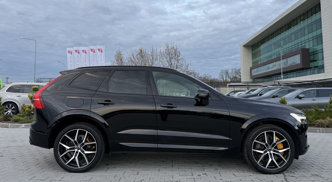 Volvo XC 60 T8 Recharge AWD Polestar Engineered (2)