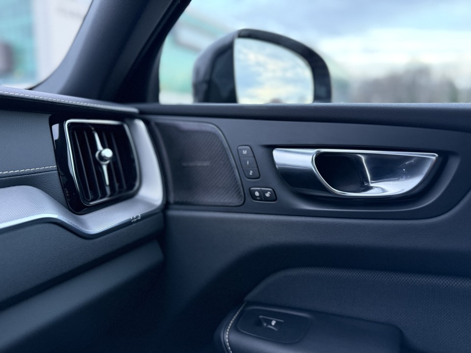 Volvo XC 60 T8 Recharge AWD Polestar Engineered - foto 30