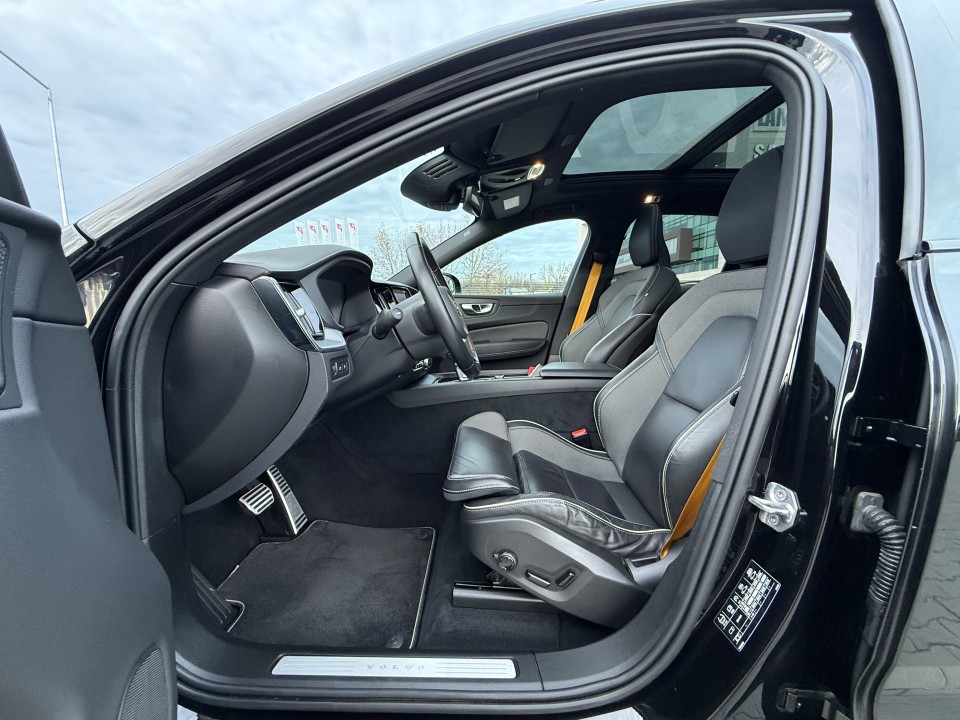 Volvo XC 60 T8 Recharge AWD Polestar Engineered - foto 9