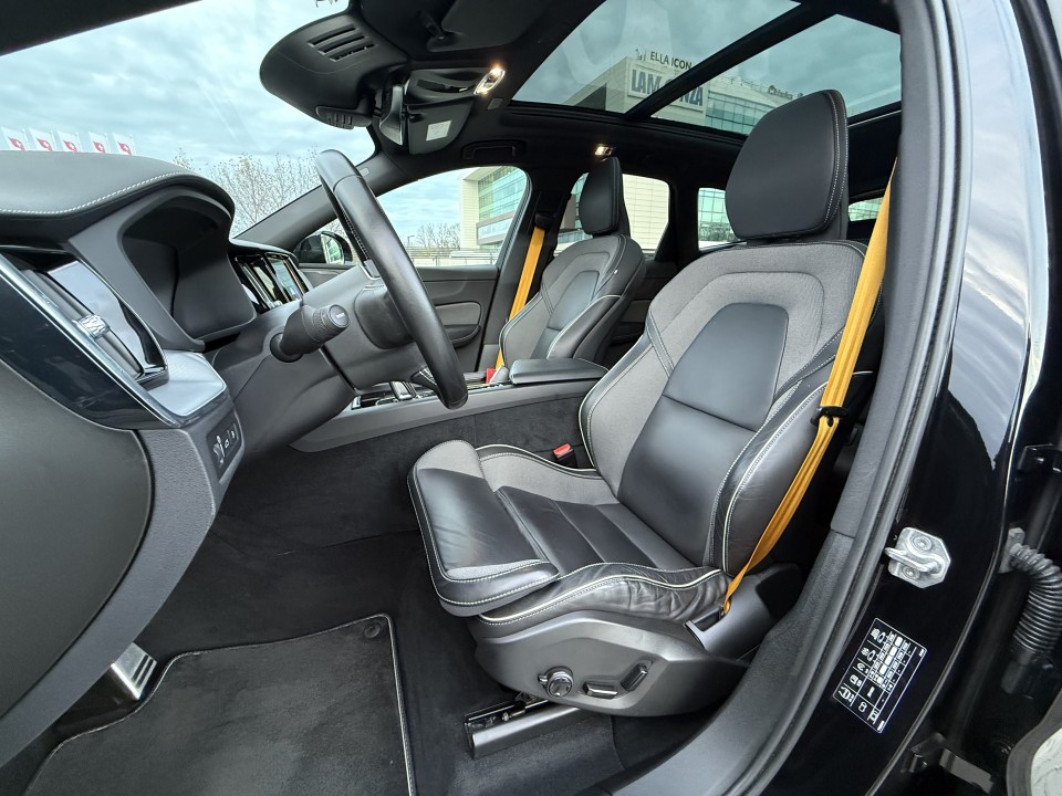 Volvo XC 60 T8 Recharge AWD Polestar Engineered - foto 10