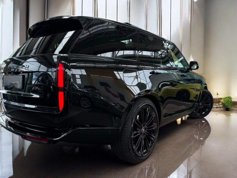 Land Rover Range Rover D350 Autobiography (2)