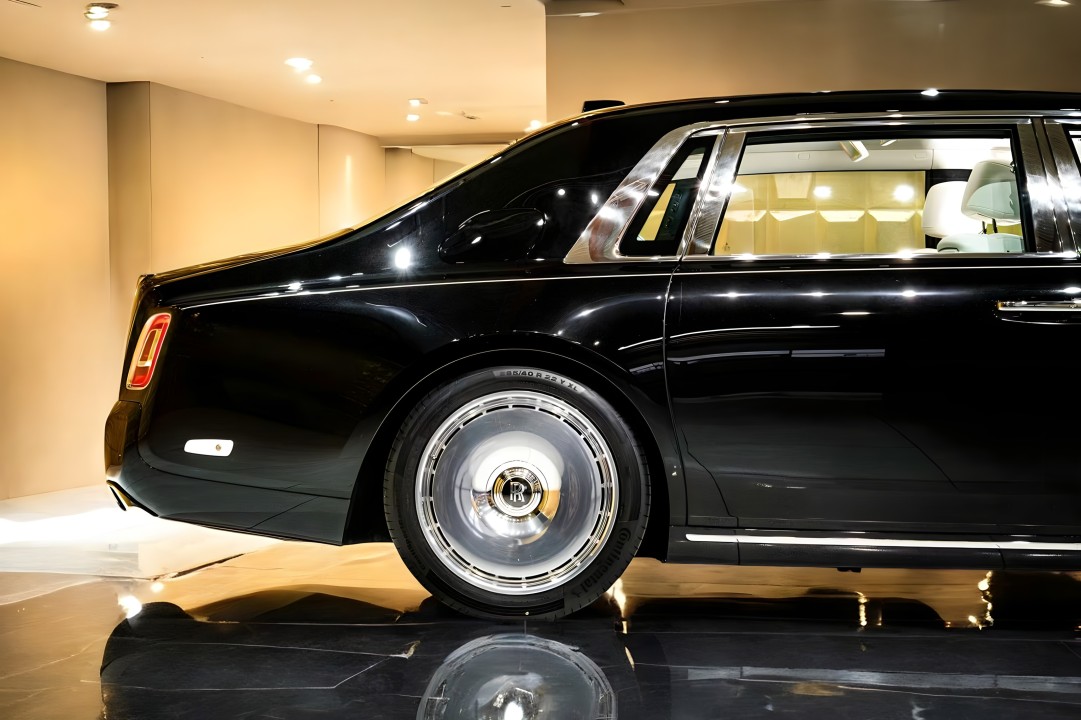 Rolls-Royce Phantom EWB - foto 30