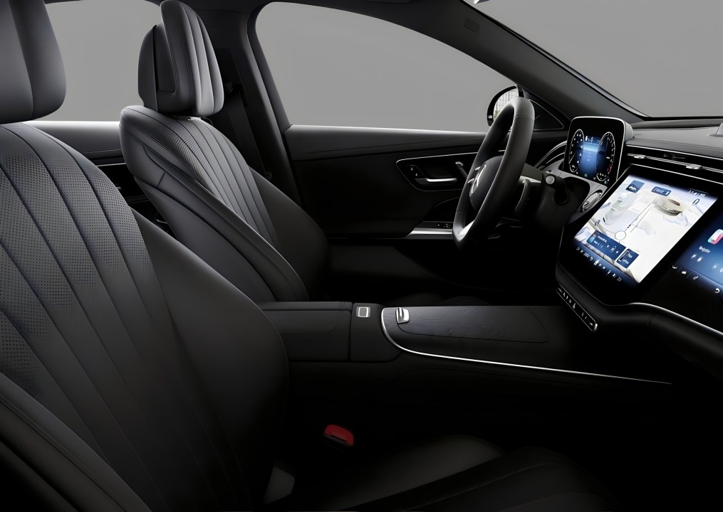 Mercedes-Benz E 400e 4MATIC AMG - foto 15