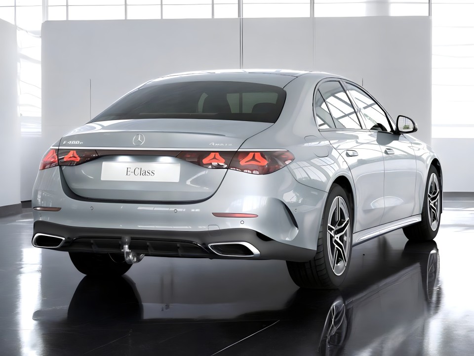 Mercedes-Benz E 400e 4MATIC AMG (5)