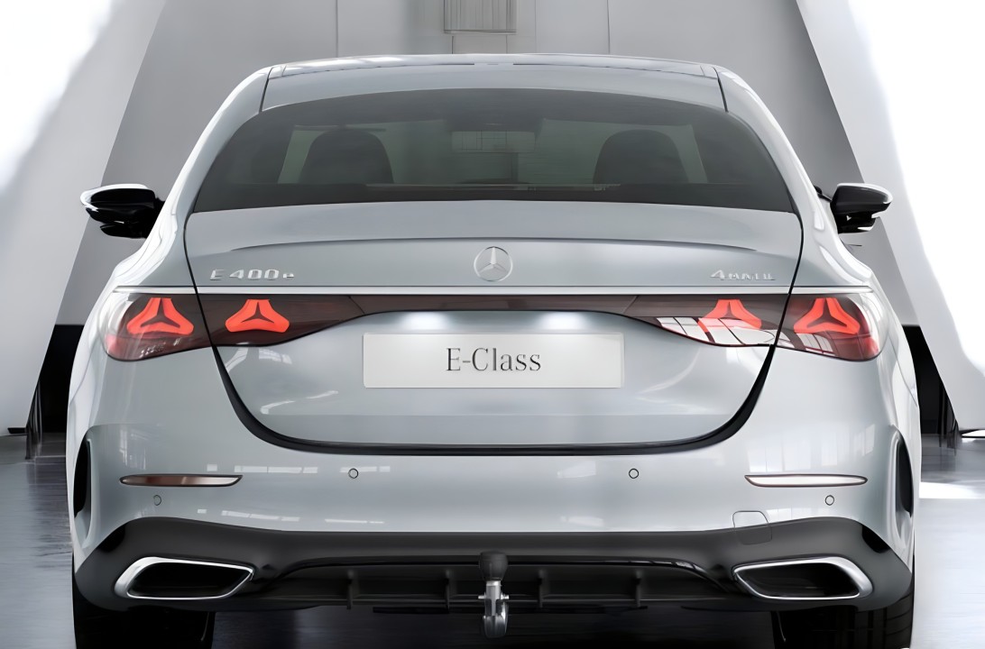 Mercedes-Benz E 400e 4MATIC AMG - foto 6