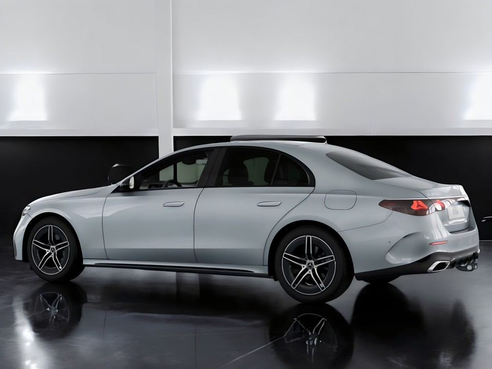 Mercedes-Benz E 400e 4MATIC AMG - foto 8