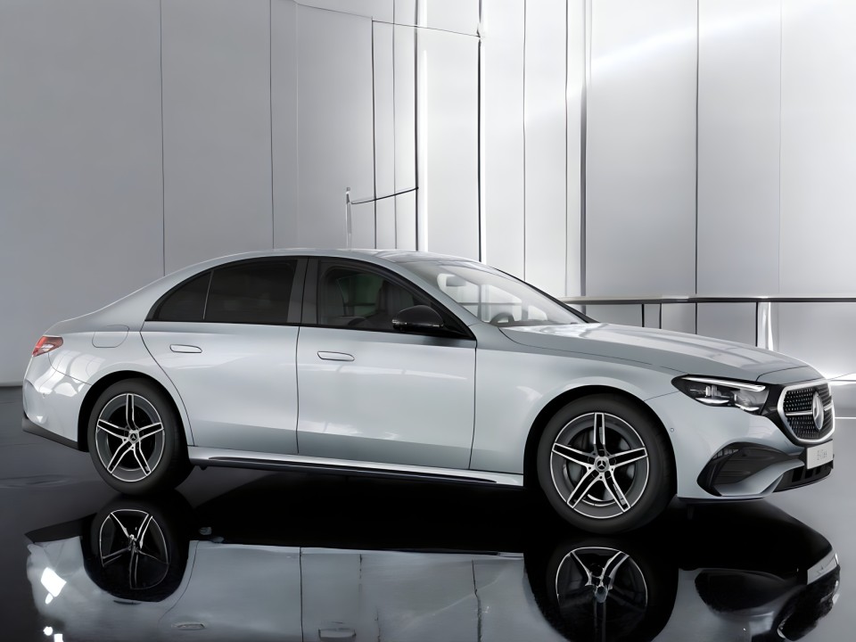 Mercedes-Benz E 400e 4MATIC AMG (2)