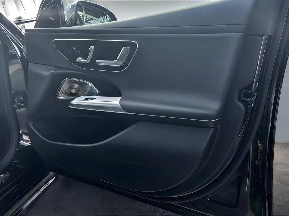 Mercedes-Benz E 450d 4MATIC Avantgarde - foto 14