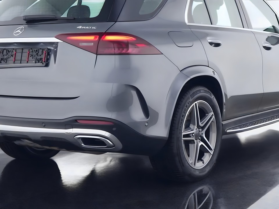 Mercedes-Benz GLE 400e 4MATIC AMG (4)