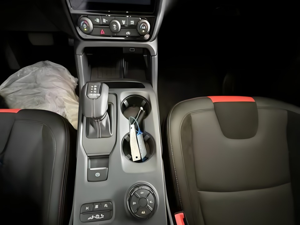 Ford Raptor - foto 6