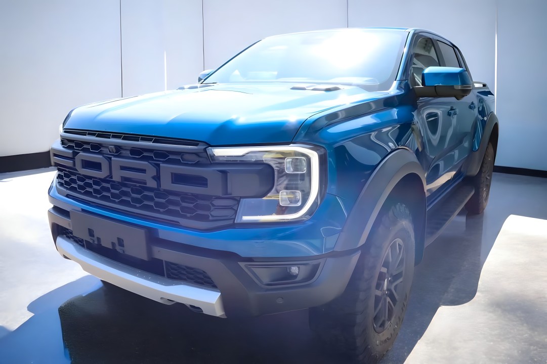 Ford Raptor - foto 7