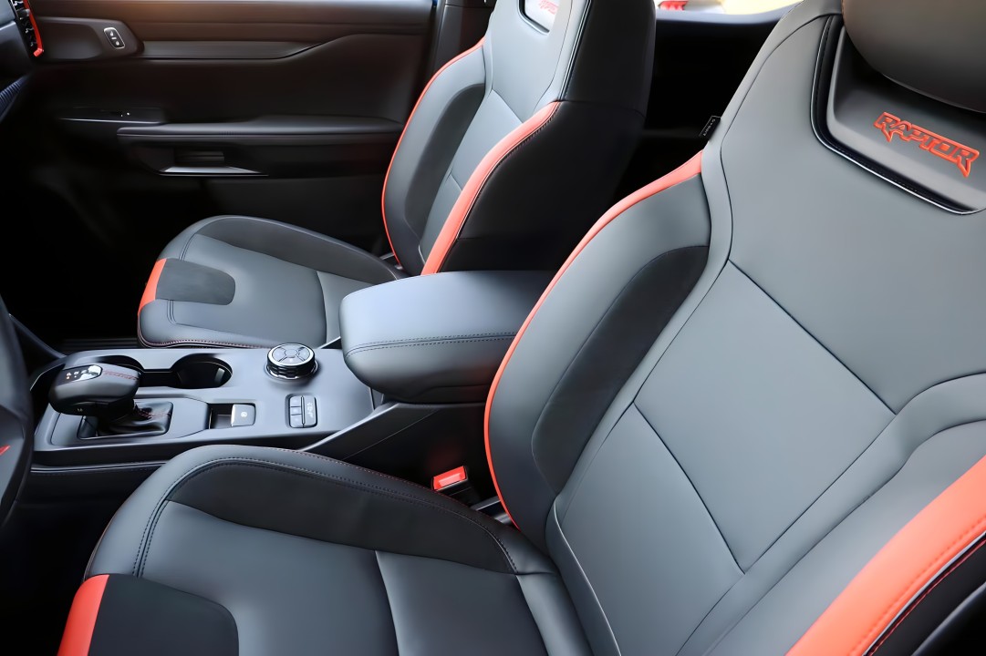 Ford Raptor - foto 14