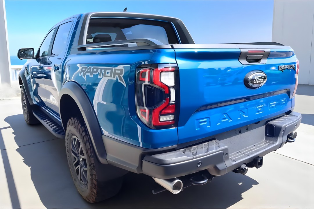 Ford Raptor - foto 6