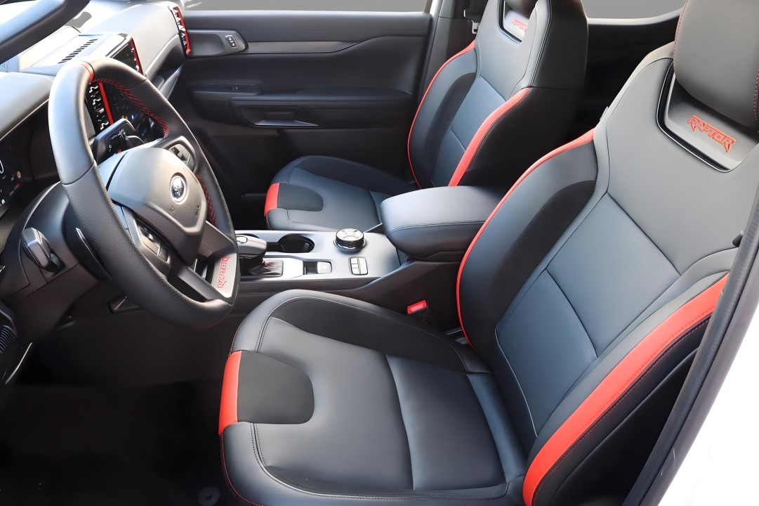 Ford Raptor - foto 8