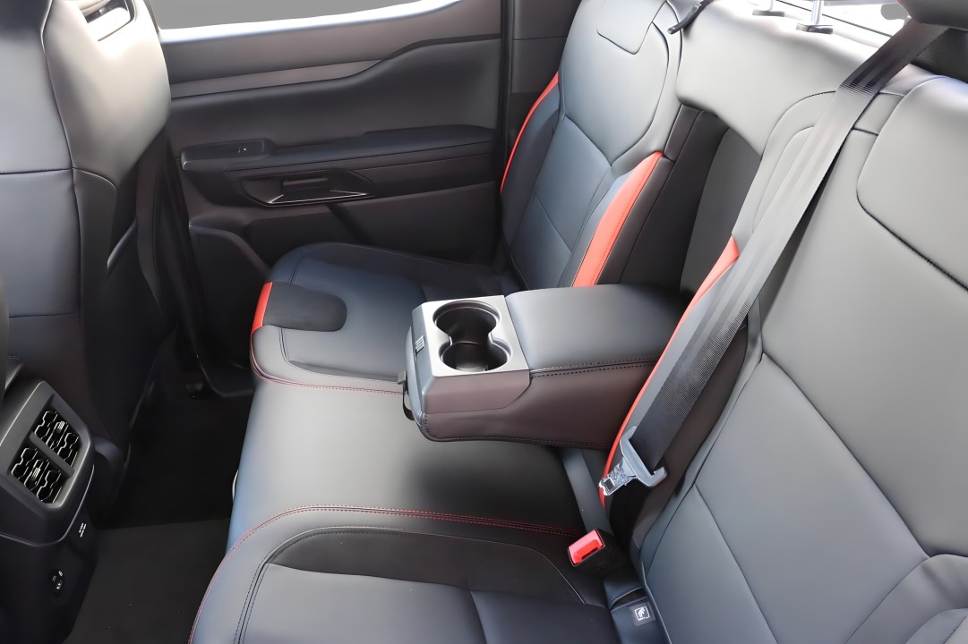 Ford Raptor - foto 9