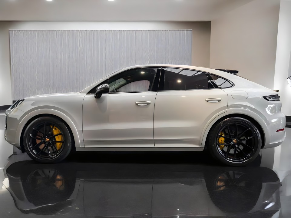 Porsche Cayenne Coupe Turbo E-Hybrid (3)