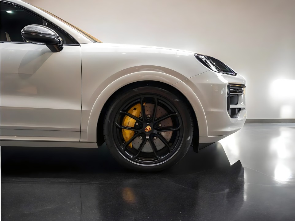 Porsche Cayenne Coupe Turbo E-Hybrid - foto 15