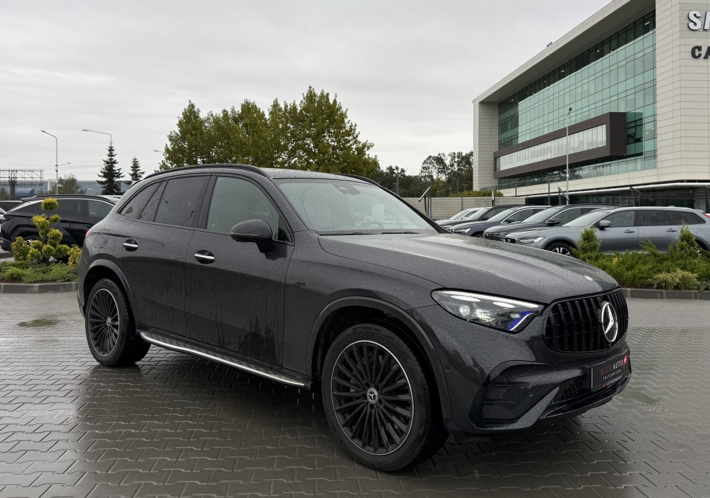 Mercedes-Benz GLC 300d 4MATIC AMG Line (1)