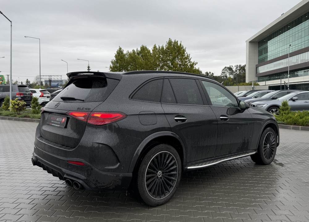 Mercedes-Benz GLC 300d 4MATIC AMG Line (3)