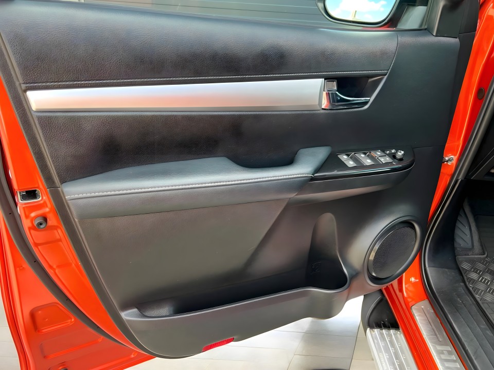 Toyota Hilux 2.8D - foto 20