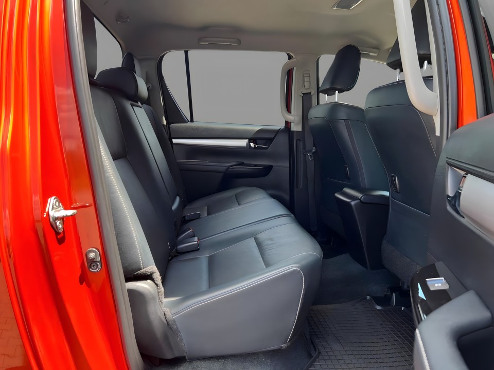 Toyota Hilux 2.8D - foto 11