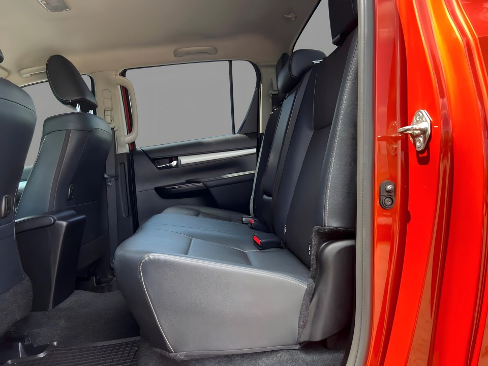 Toyota Hilux 2.8D - foto 10