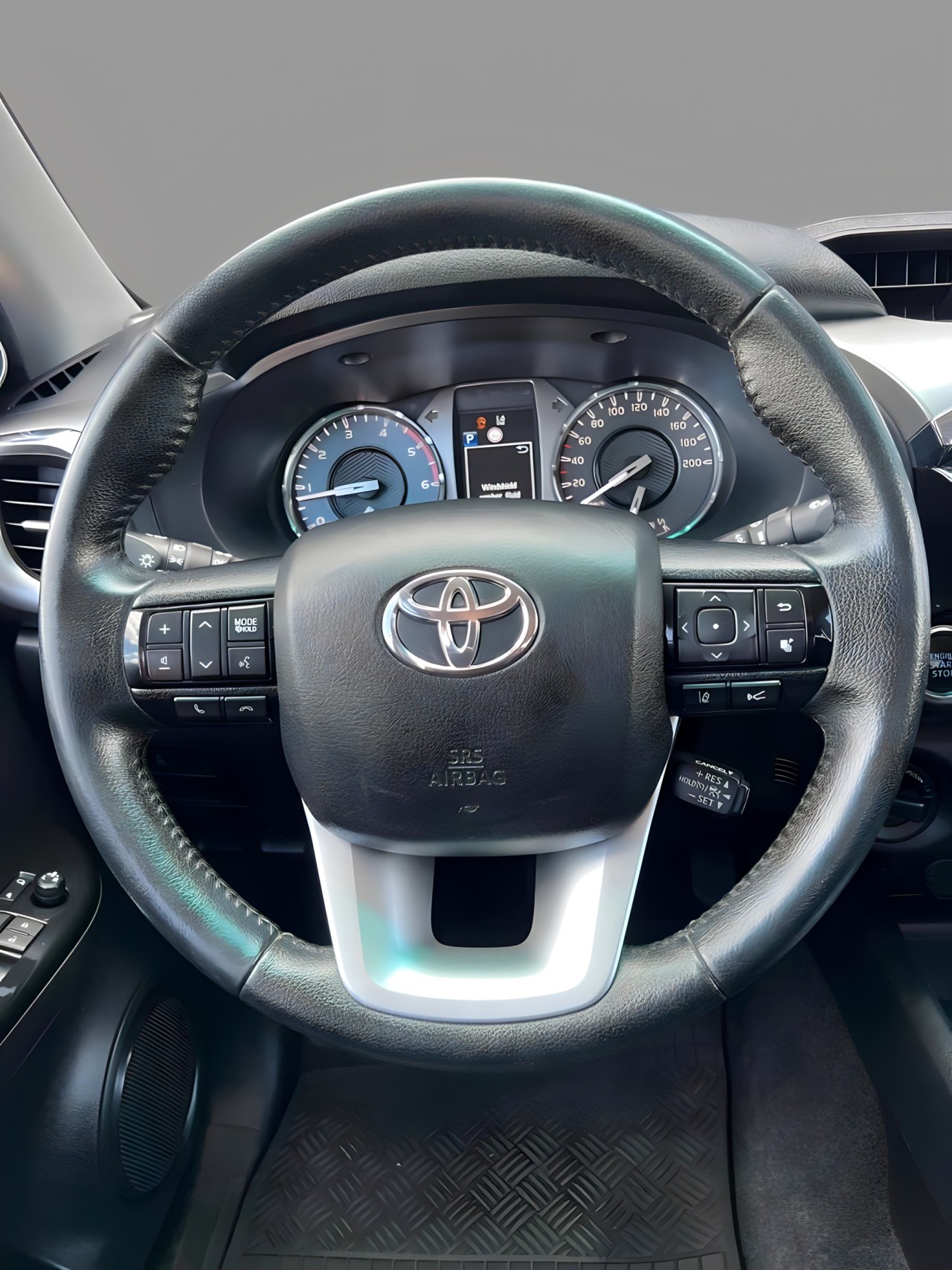 Toyota Hilux 2.8D - foto 16