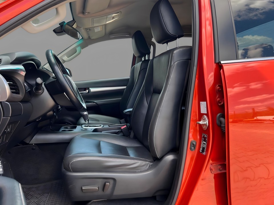 Toyota Hilux 2.8D - foto 9