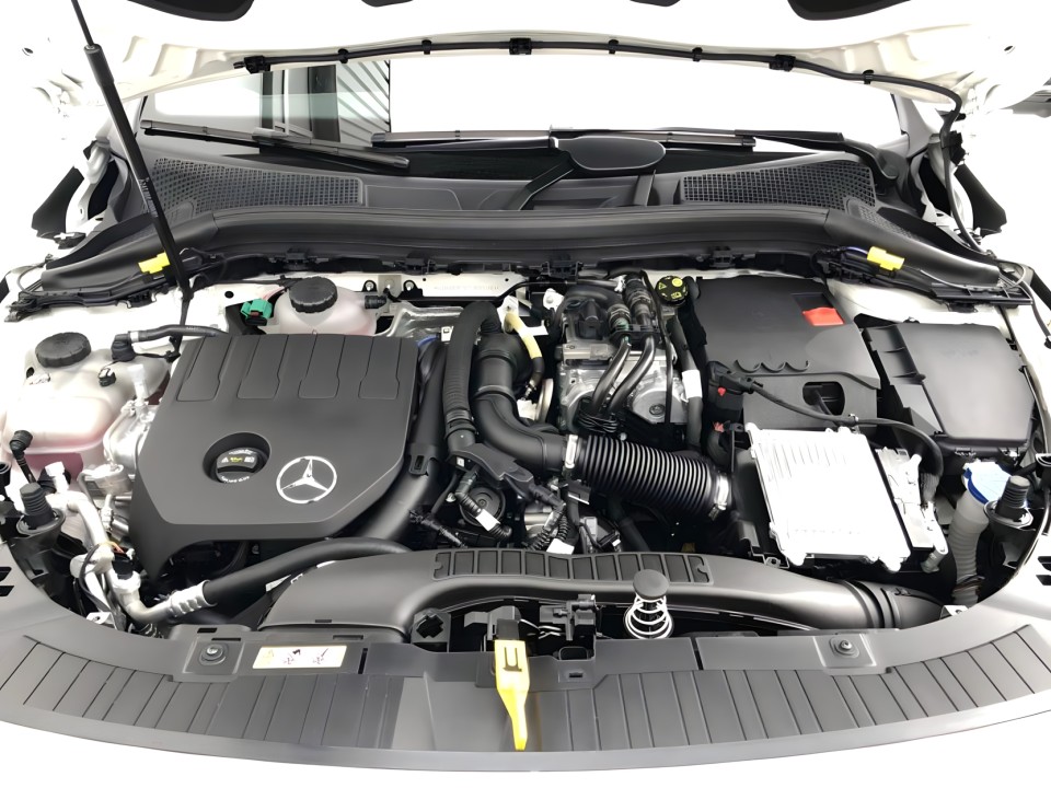 Mercedes-Benz GLA 250e AMG - foto 13