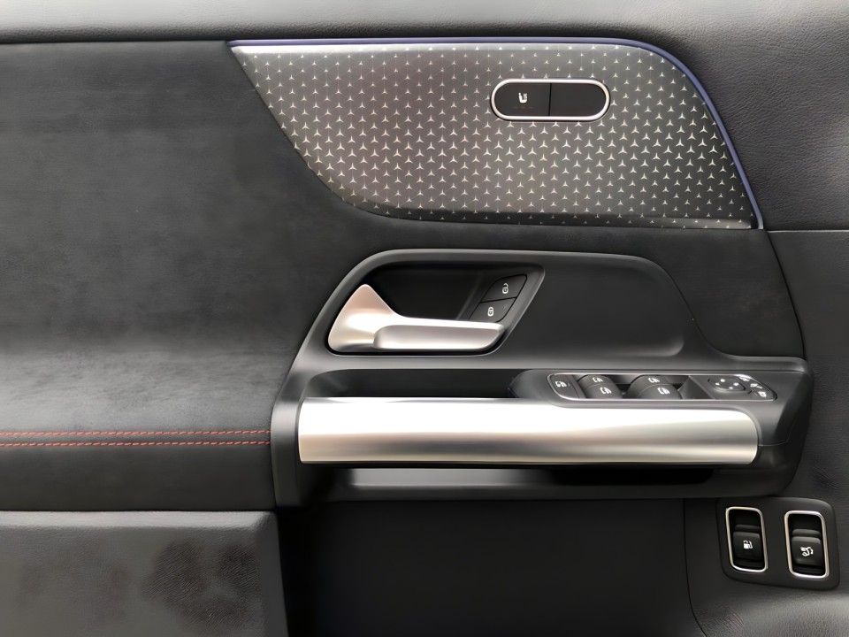 Mercedes-Benz GLA 250e AMG - foto 11