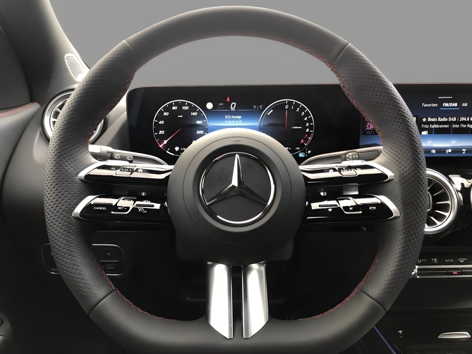 Mercedes-Benz GLA 250e AMG - foto 8